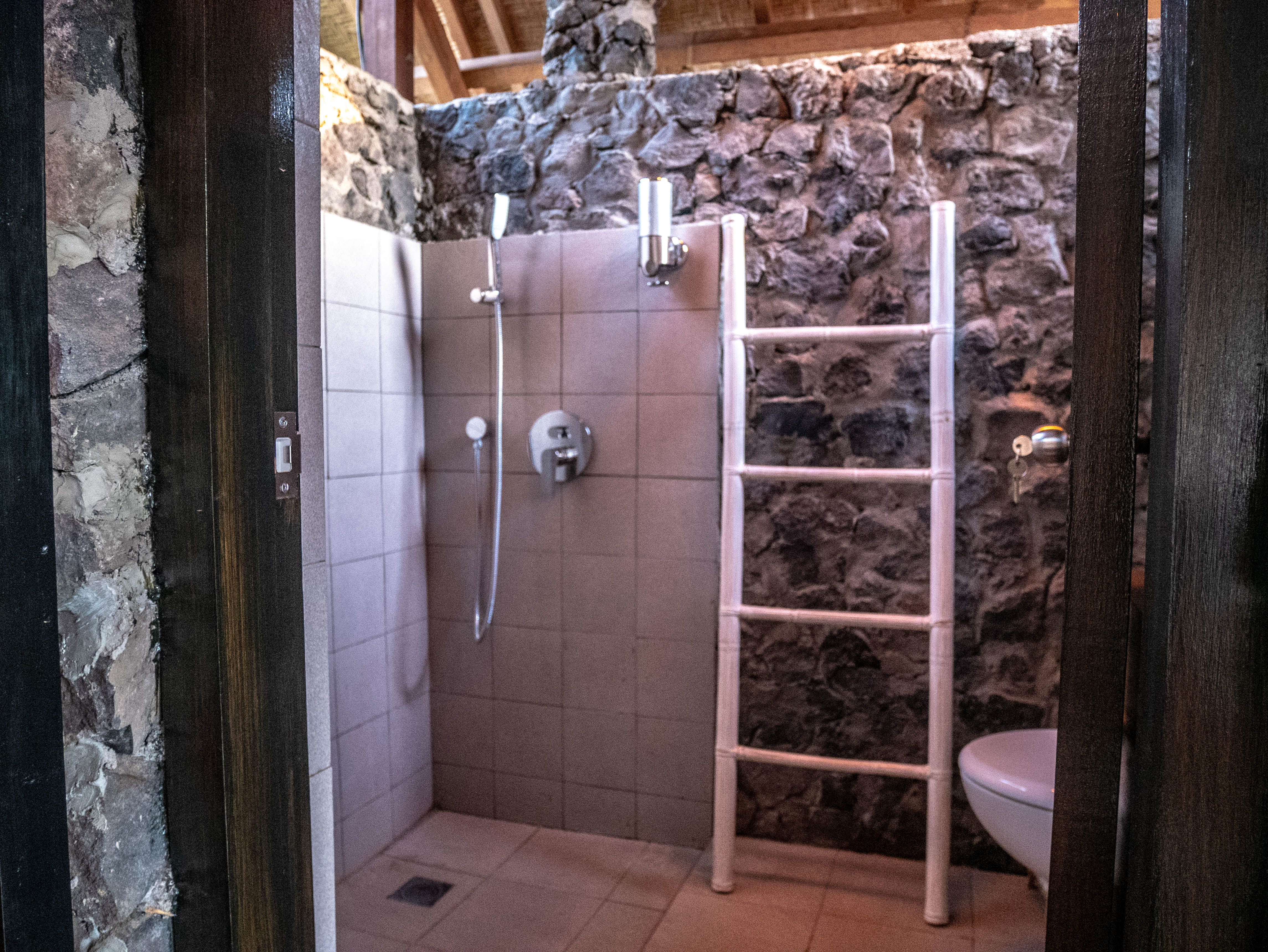 Cayenna bathroom