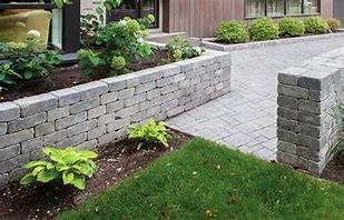 Retaining wall from brick